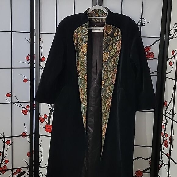 Coats By Cattiva Vintage Velvet Coat - Picture 2 of 12